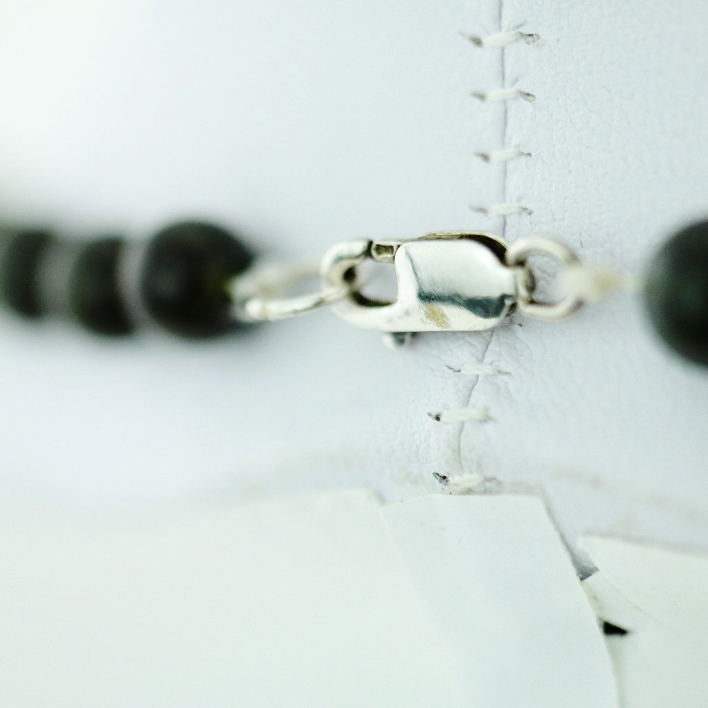 Antike Halskette aus Jade-Nephrit-Perlen mit Sterling-Verschluss