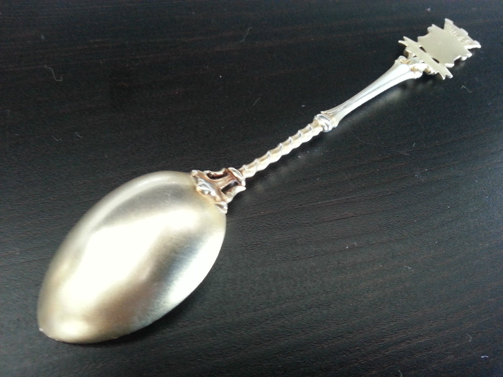 Antiker emaillierter Löffel aus vergoldetem Sterlingsilber, Brüssel, Belgien 800