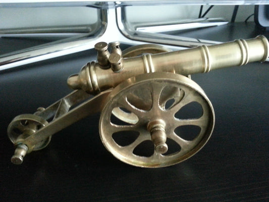 Vintage model Antique cannon brass statue great British Empire