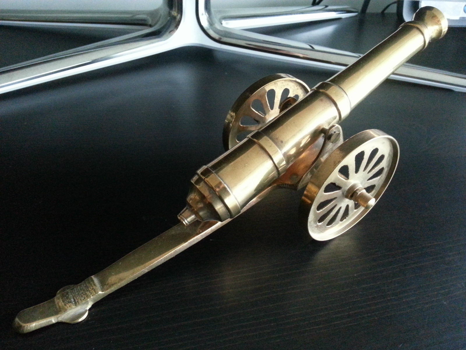 Vintage model Antique cannon brass statue Great British Empire