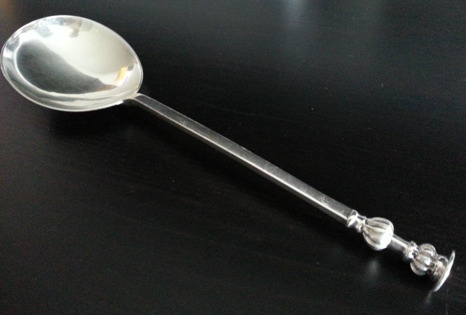 Antique 1932 sterling silver spoon from William Fearn London