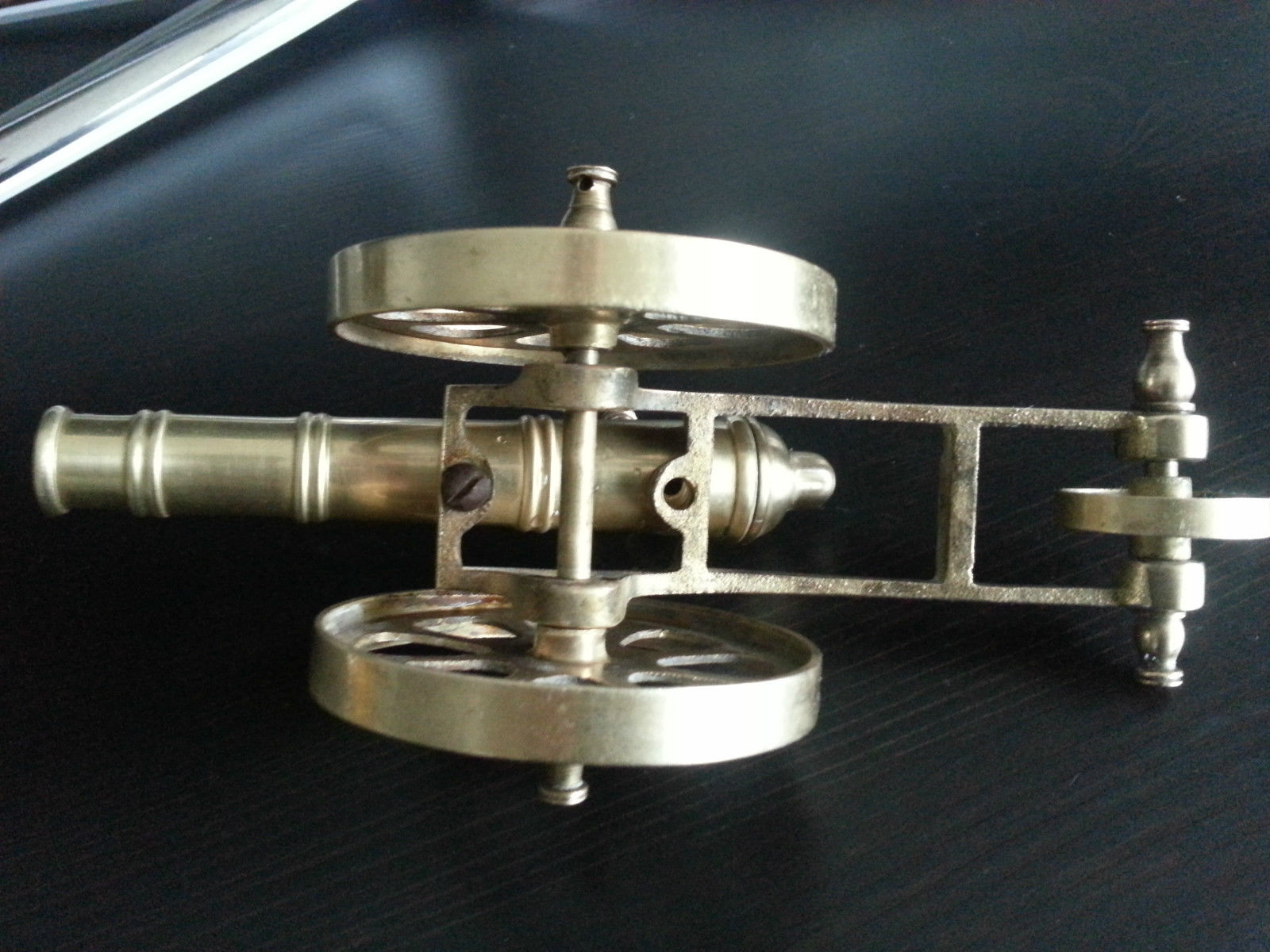 Vintage-Modell, antike Kanonen-Messingstatue, großes britisches Empire