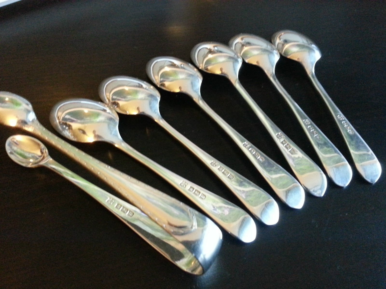 Antiguo juego de seis cucharas y pinzas de plata de ley de 1914 Sheffield