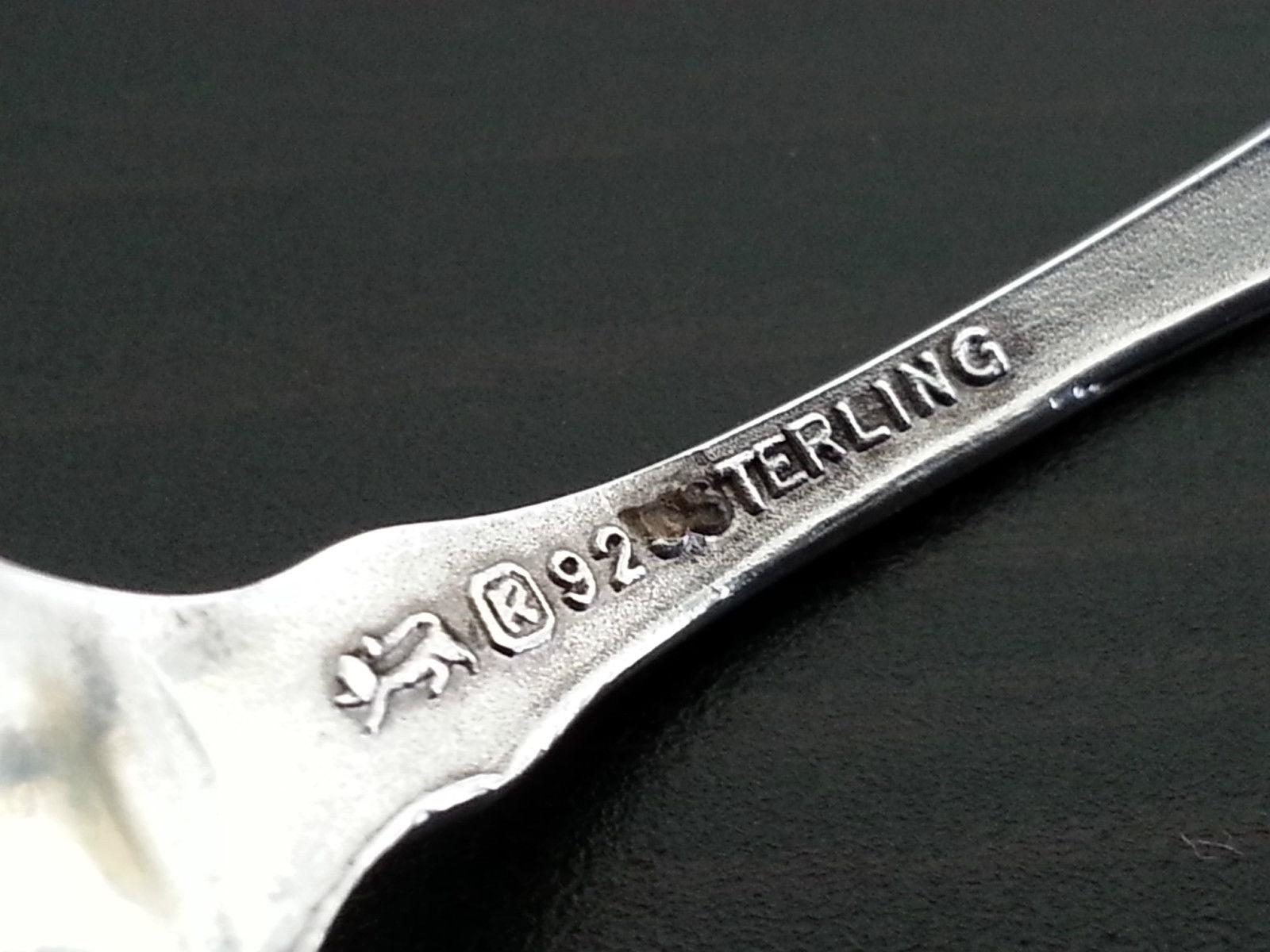 Montreal enamel picture solid silver spoon Concordia Salus Canada lion Sterling